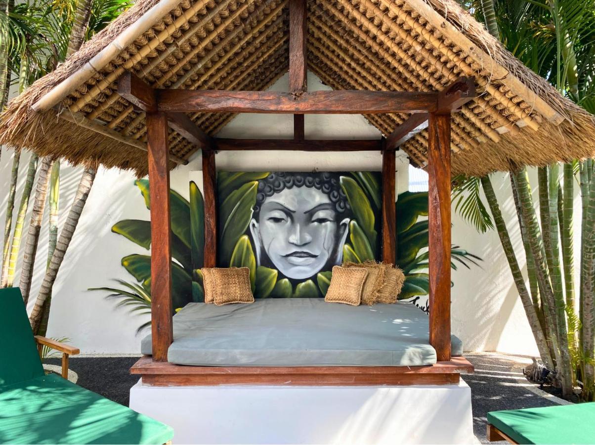 The Pleasure Dome Hotell Amed Eksteriør bilde