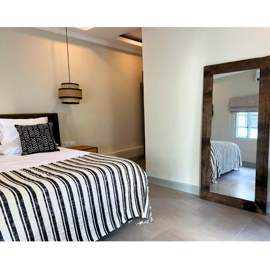 The Pleasure Dome Hotell Amed Eksteriør bilde