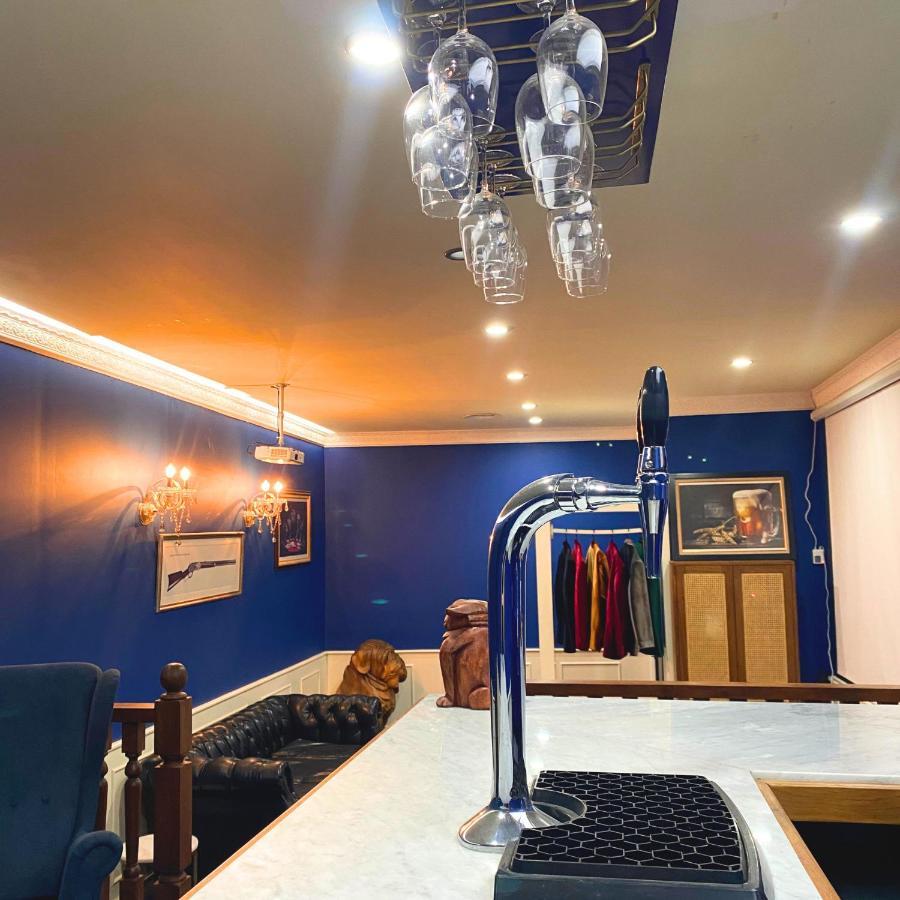 The Pleasure Dome Hotell Amed Eksteriør bilde