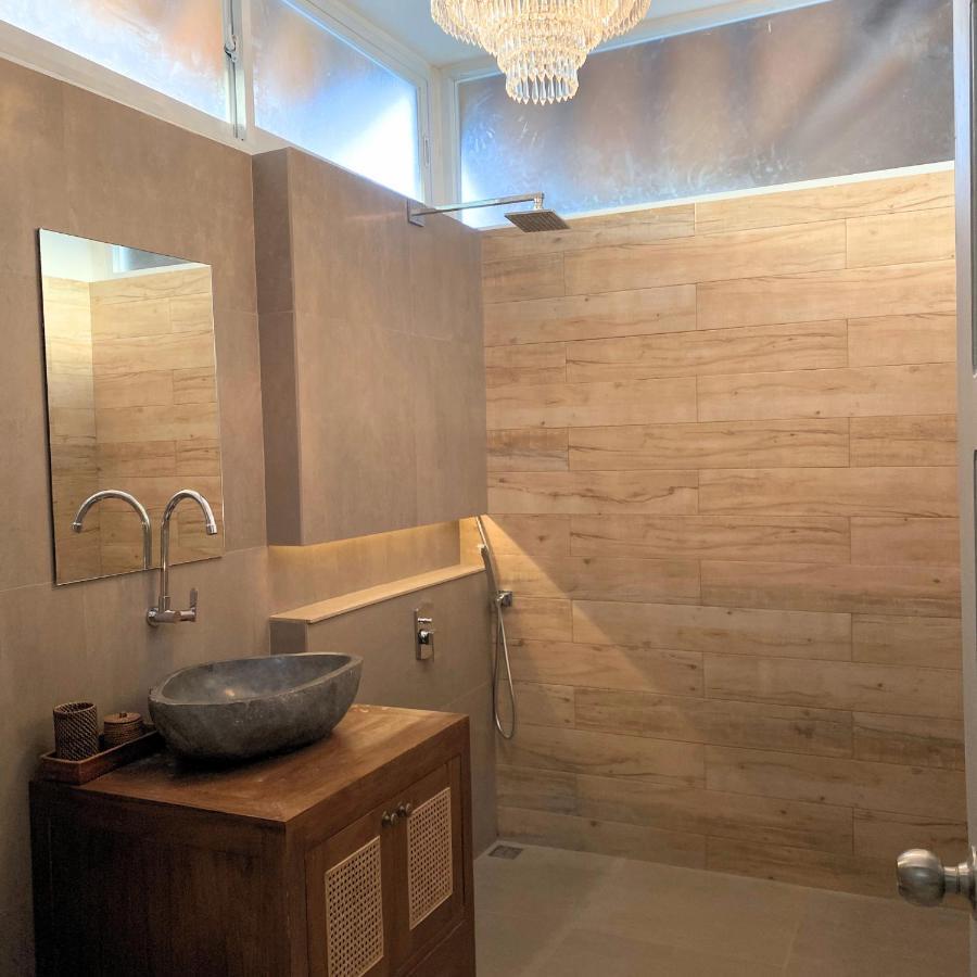 The Pleasure Dome Hotell Amed Eksteriør bilde